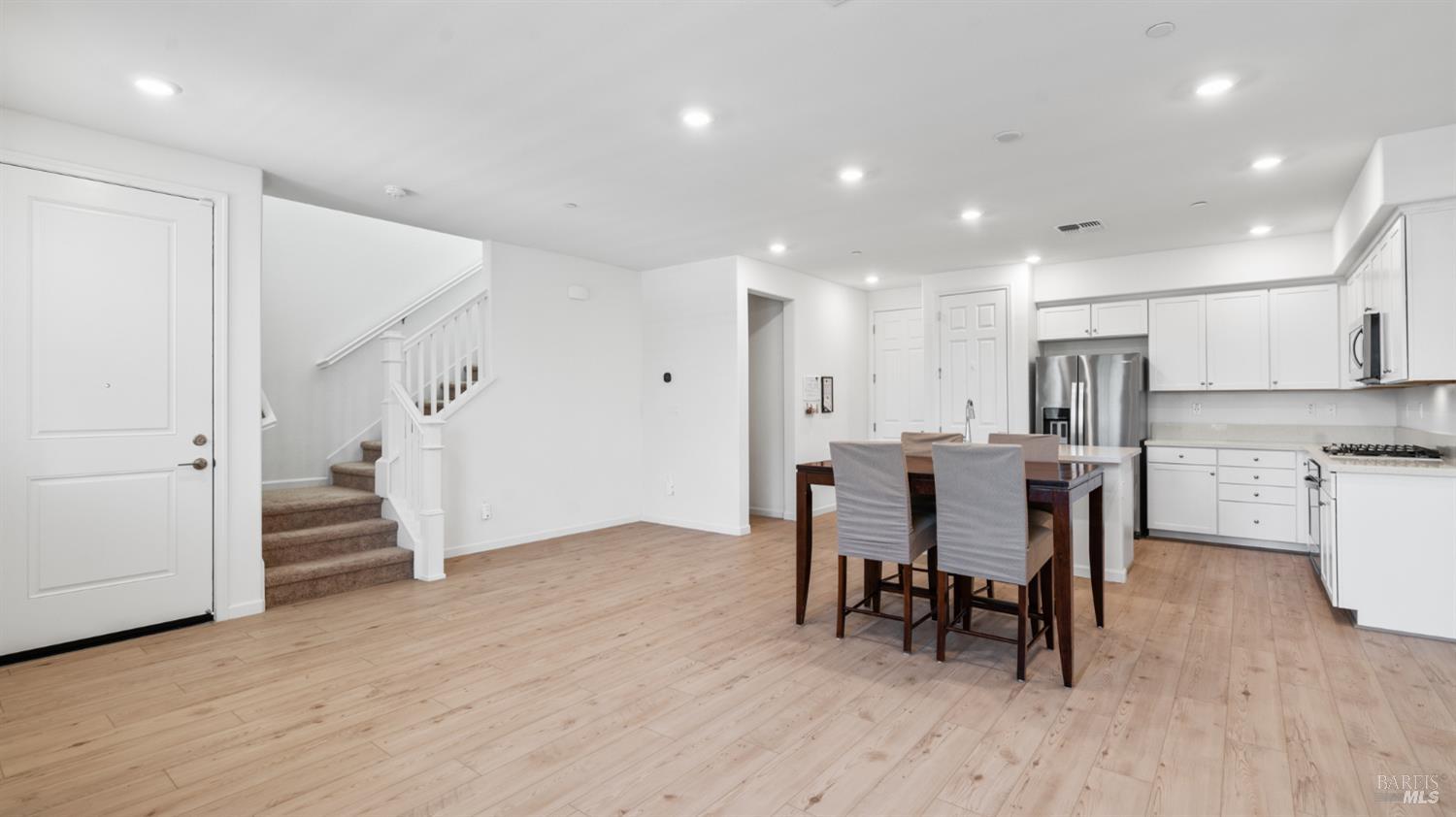18 Lesina Way
