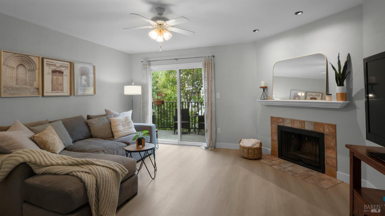 100 Marin Center Drive Unit: #28