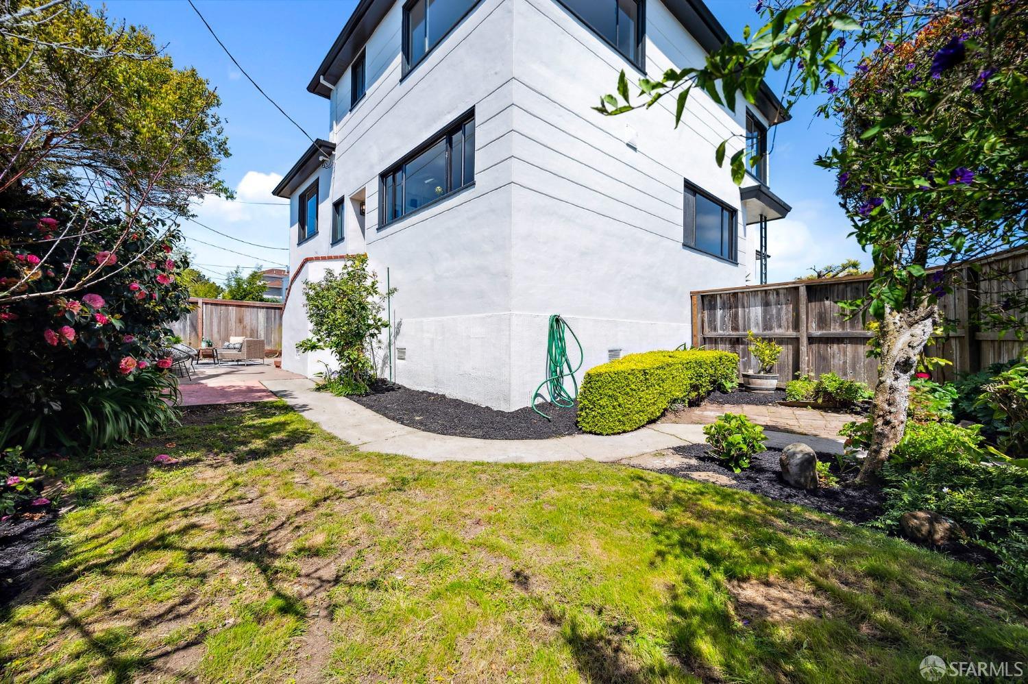 1780 Eucalyptus Drive