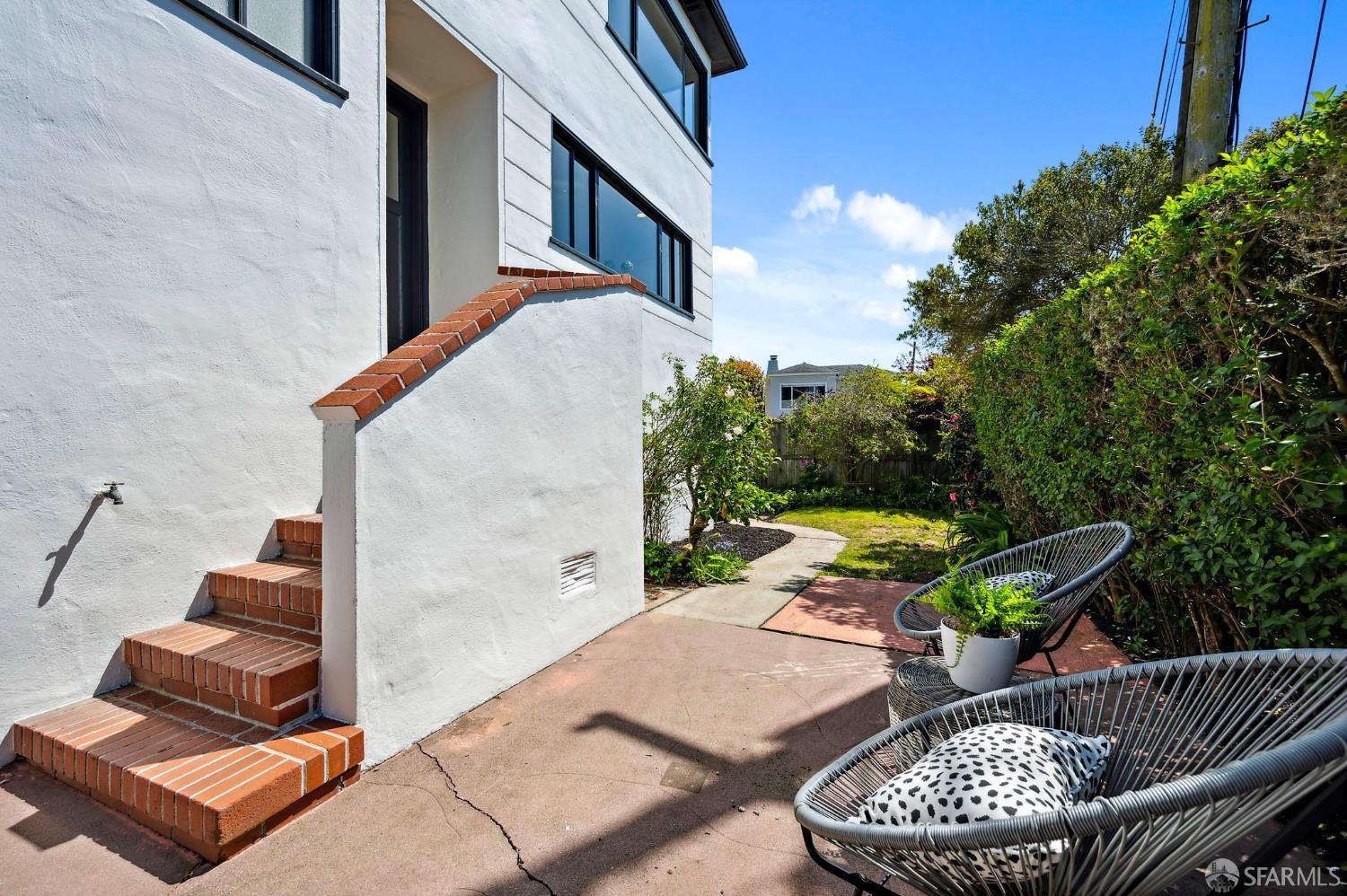 1780 Eucalyptus Drive