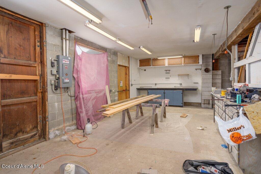 6052 W WASHINGTON ST