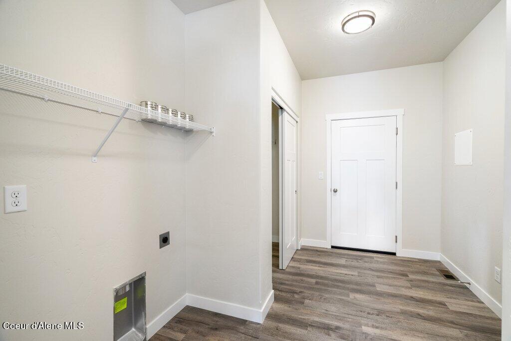 1610 W Green Crest Way