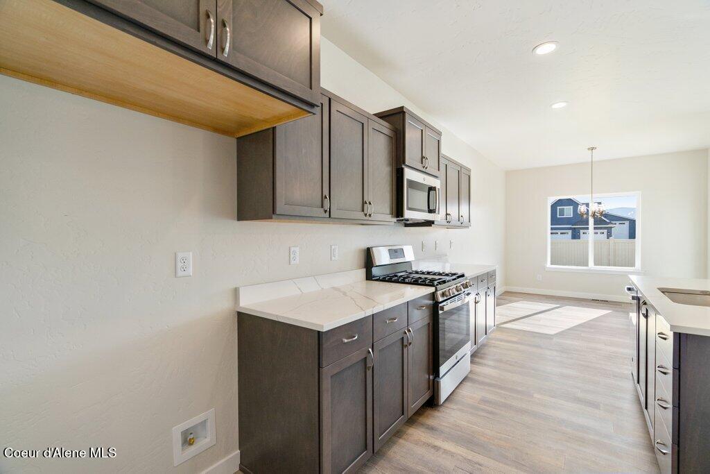 1610 W Green Crest Way