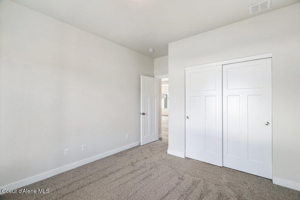 1610 W Green Crest Way