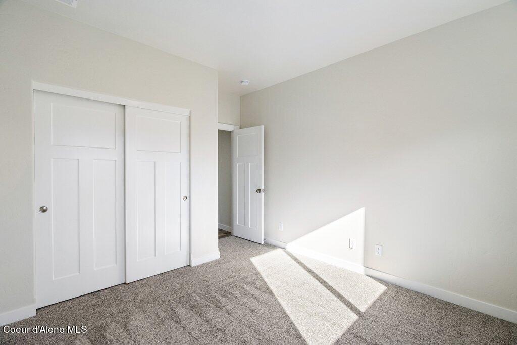 1610 W Green Crest Way