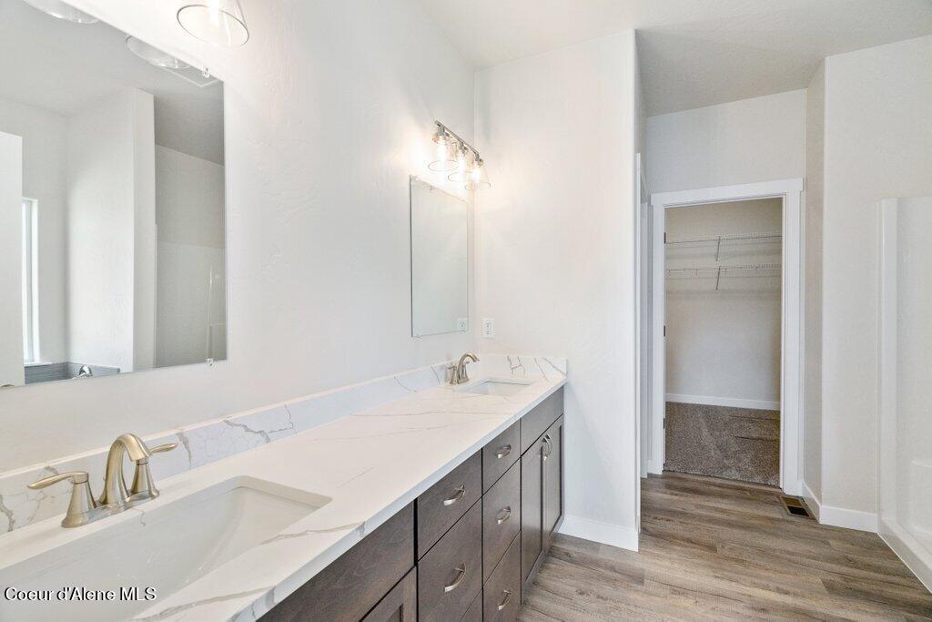 1610 W Green Crest Way