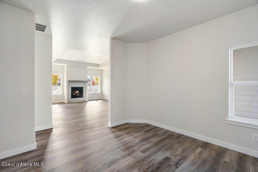 1610 W Green Crest Way