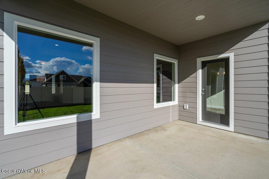 1610 W Green Crest Way