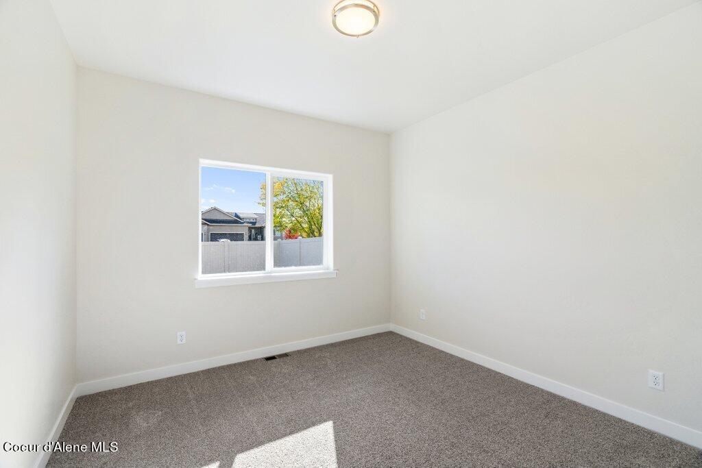 1610 W Green Crest Way