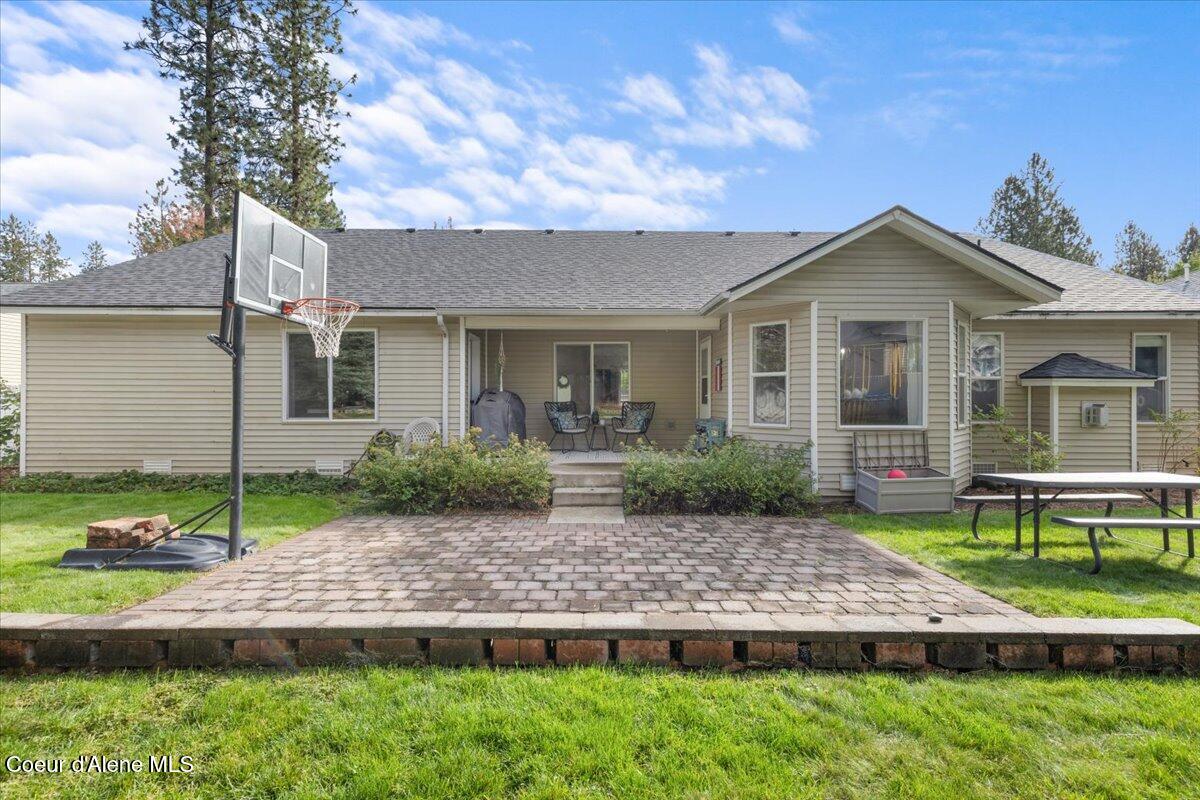 606 S Riverside Harbor DR