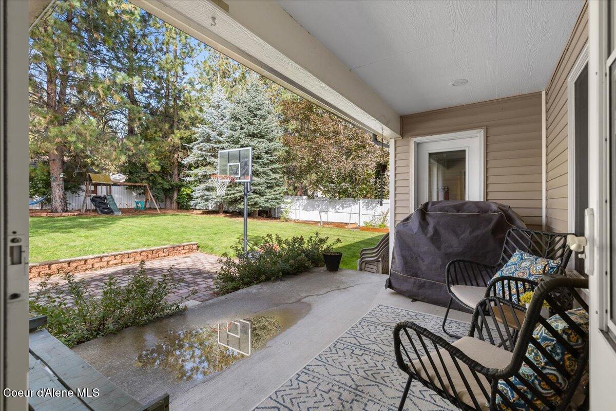 606 S Riverside Harbor DR