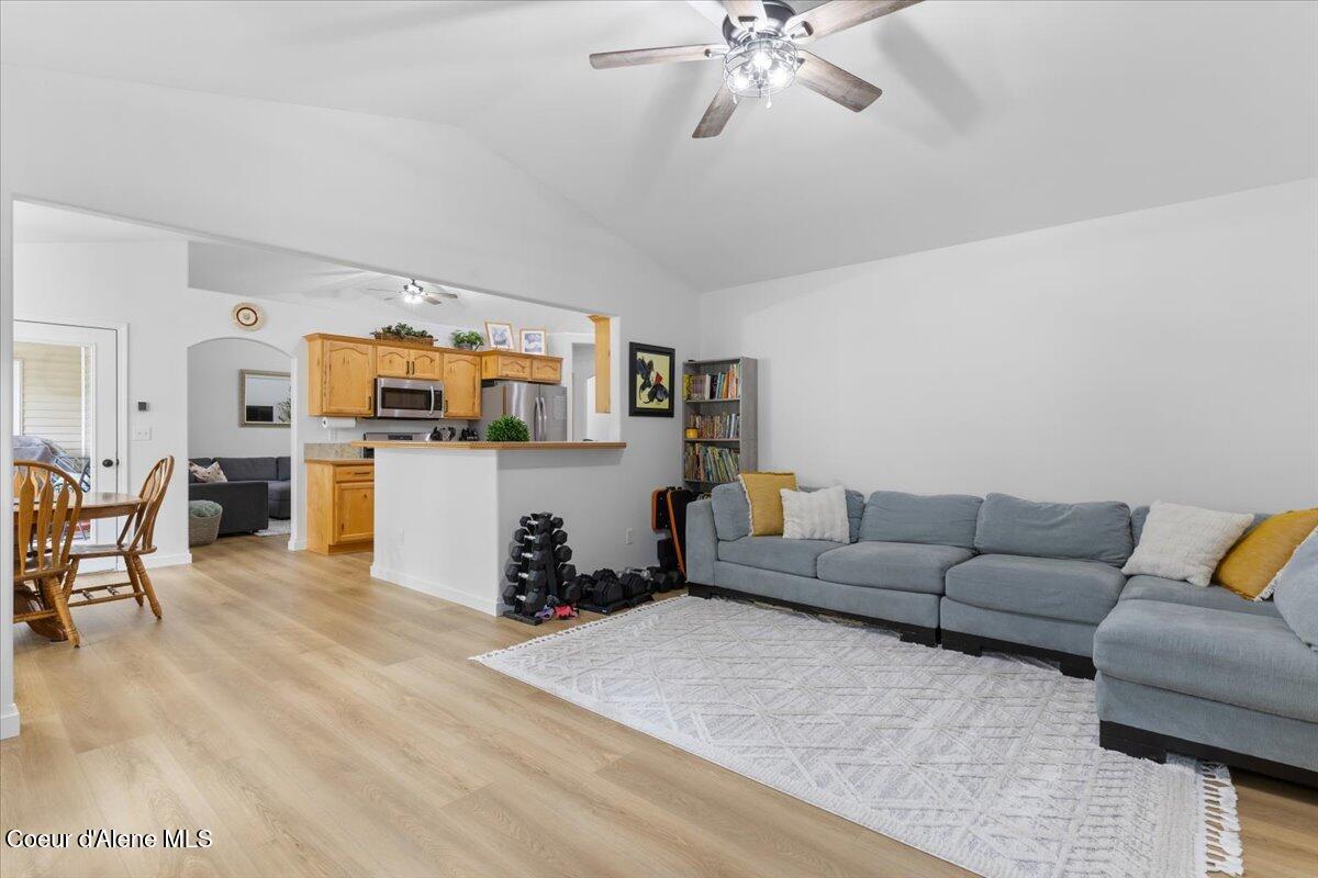 606 S Riverside Harbor DR