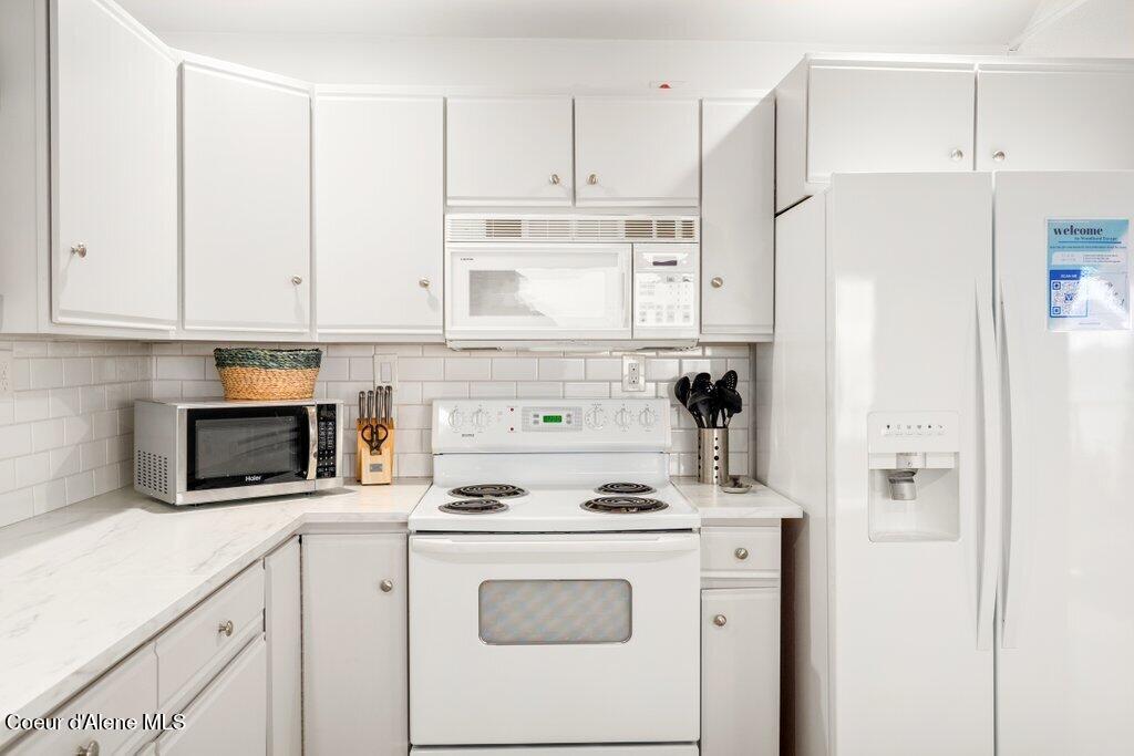 22357 S CANDLELIGHT DR