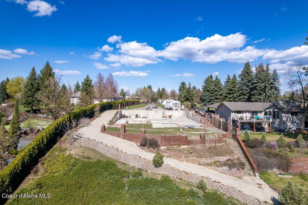 1504 E PLAZA DR