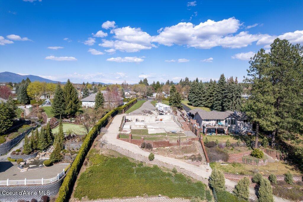 1504 E PLAZA DR
