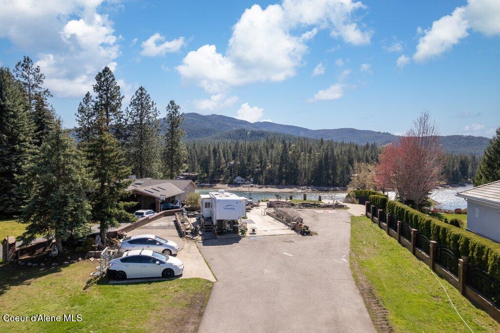 1504 E PLAZA DR