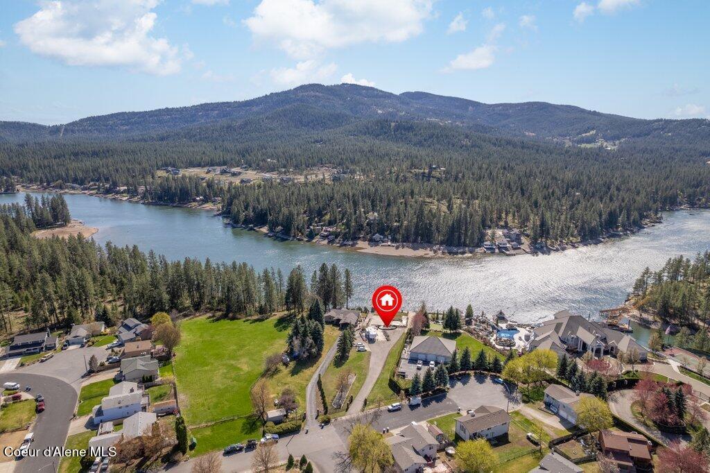 1504 E PLAZA DR