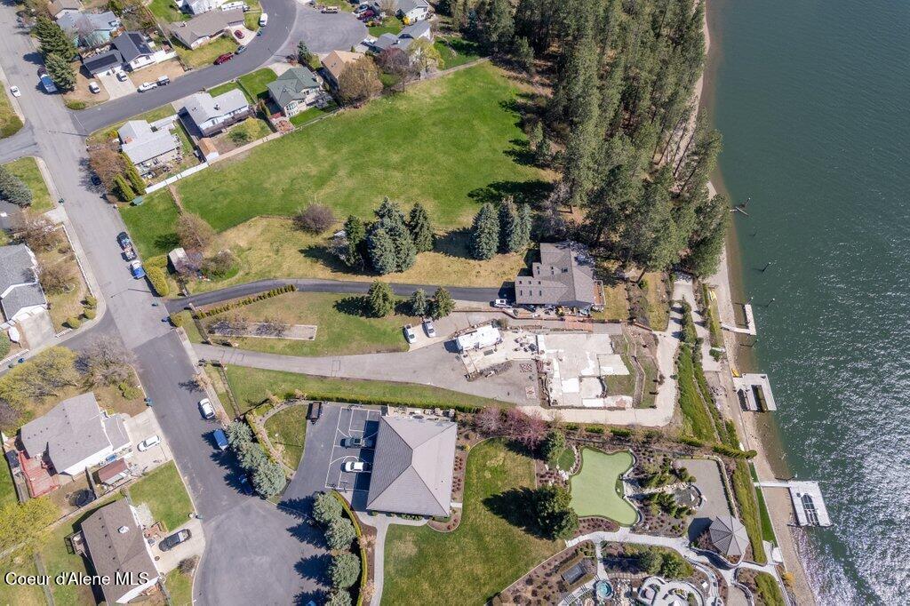 1504 E PLAZA DR