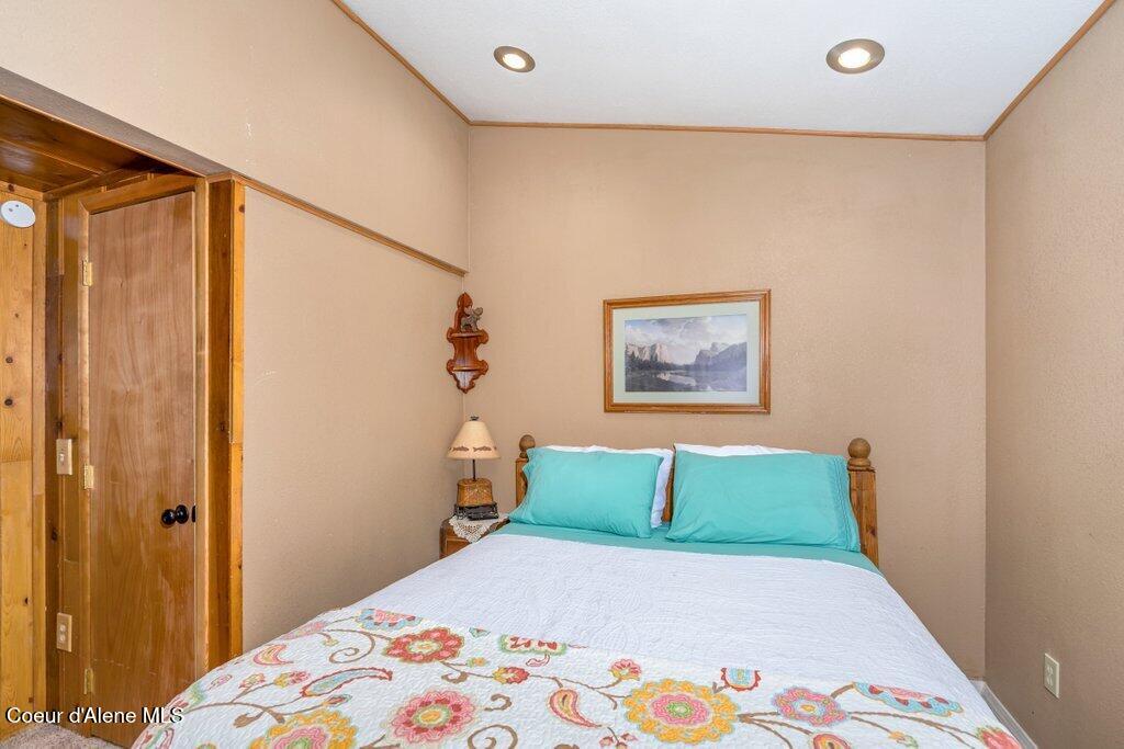 12348 N WOODLAND BEACH DR