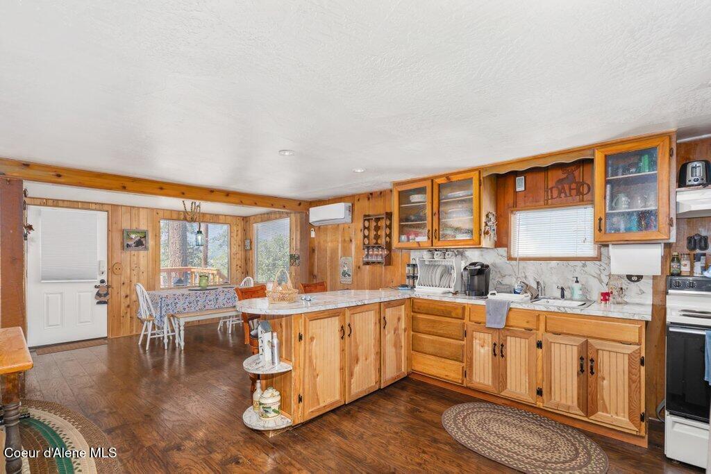 12348 N WOODLAND BEACH DR