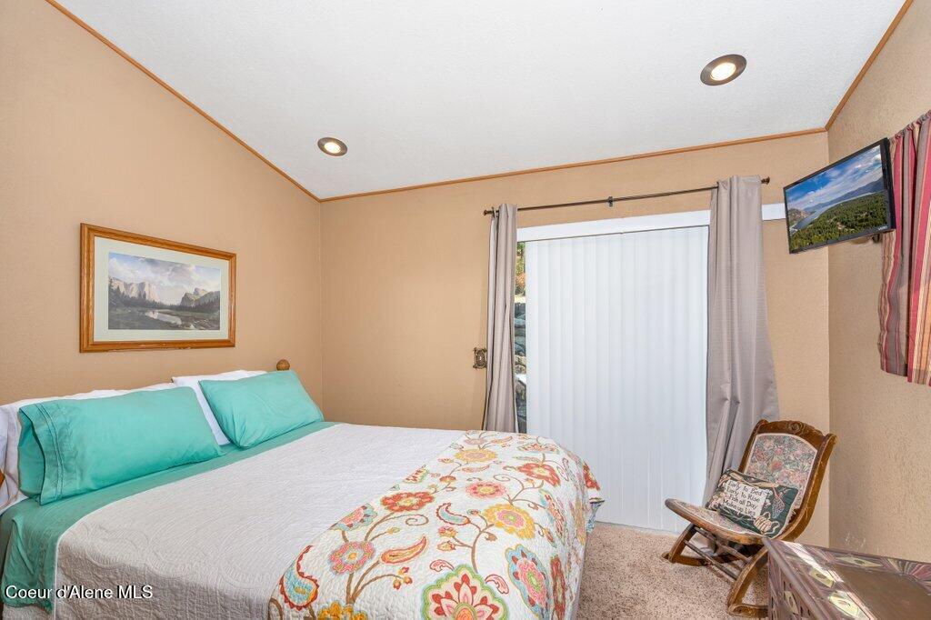 12348 N WOODLAND BEACH DR