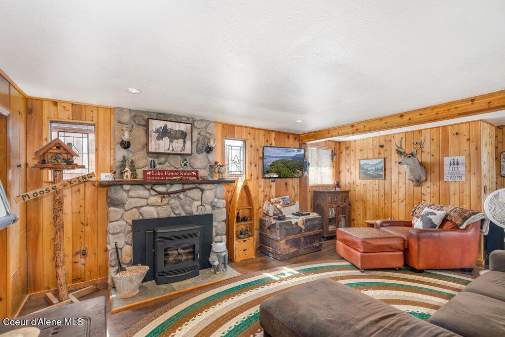 12348 N WOODLAND BEACH DR