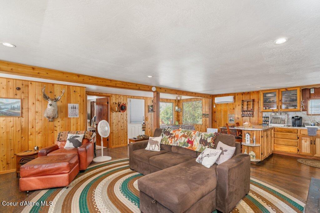 12348 N WOODLAND BEACH DR