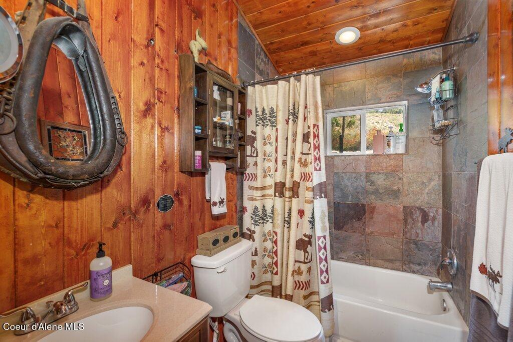 12348 N WOODLAND BEACH DR