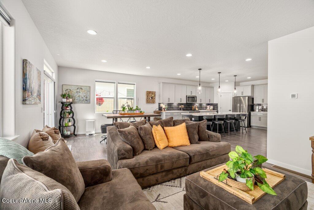 7060 N Roche DR, Coeur d'Alene