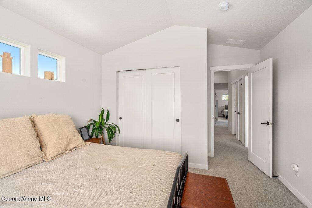 7060 N Roche DR, Coeur d'Alene