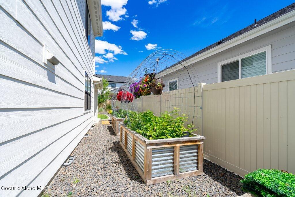 7060 N Roche DR, Coeur d'Alene