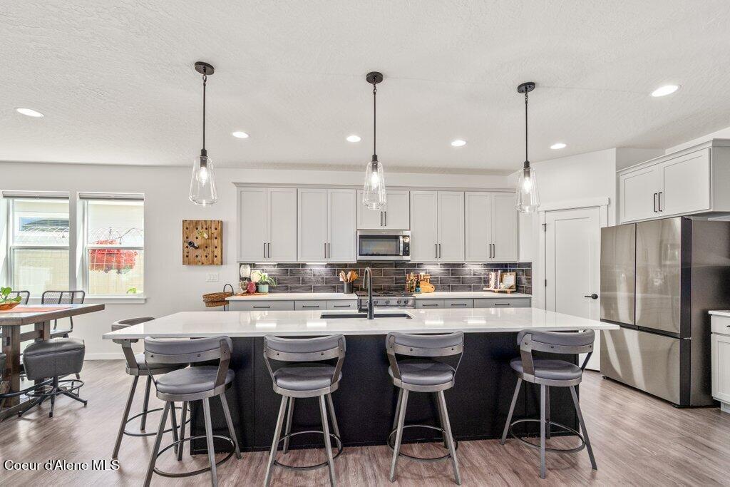 7060 N Roche DR, Coeur d'Alene