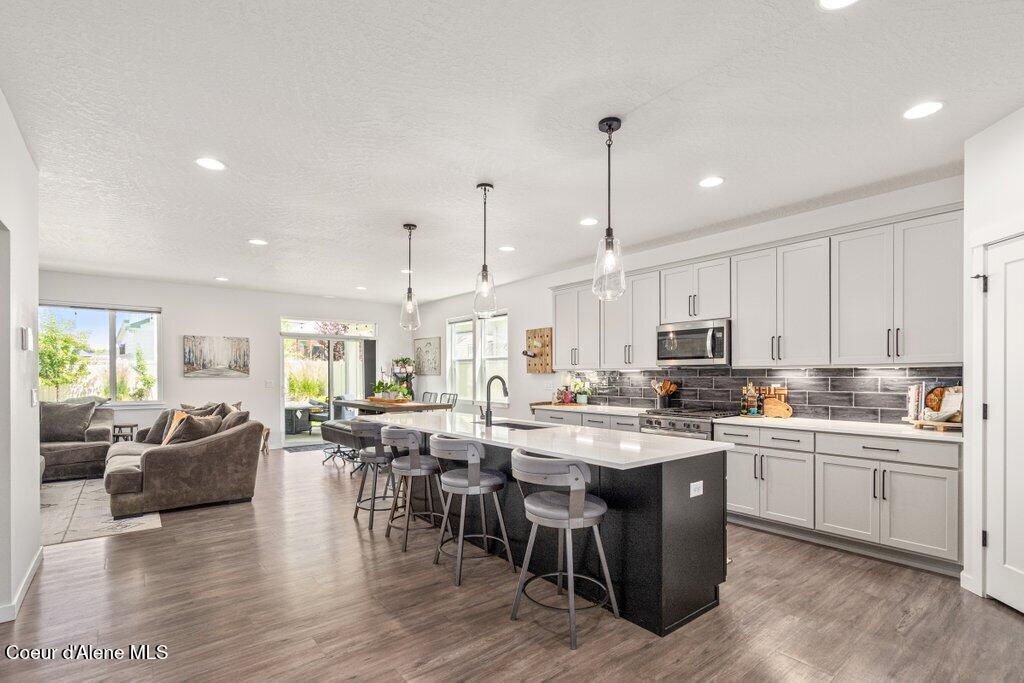 7060 N Roche DR, Coeur d'Alene