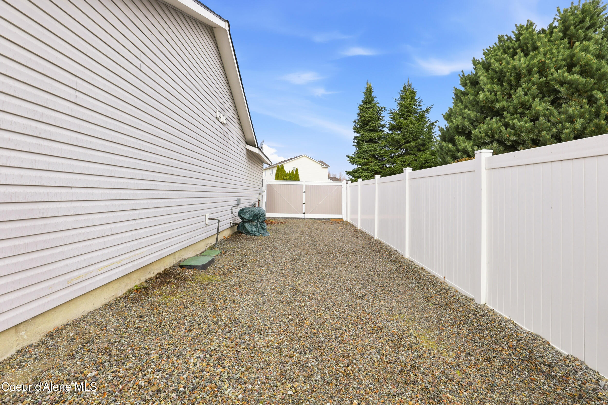 9286 N Great Hall DR