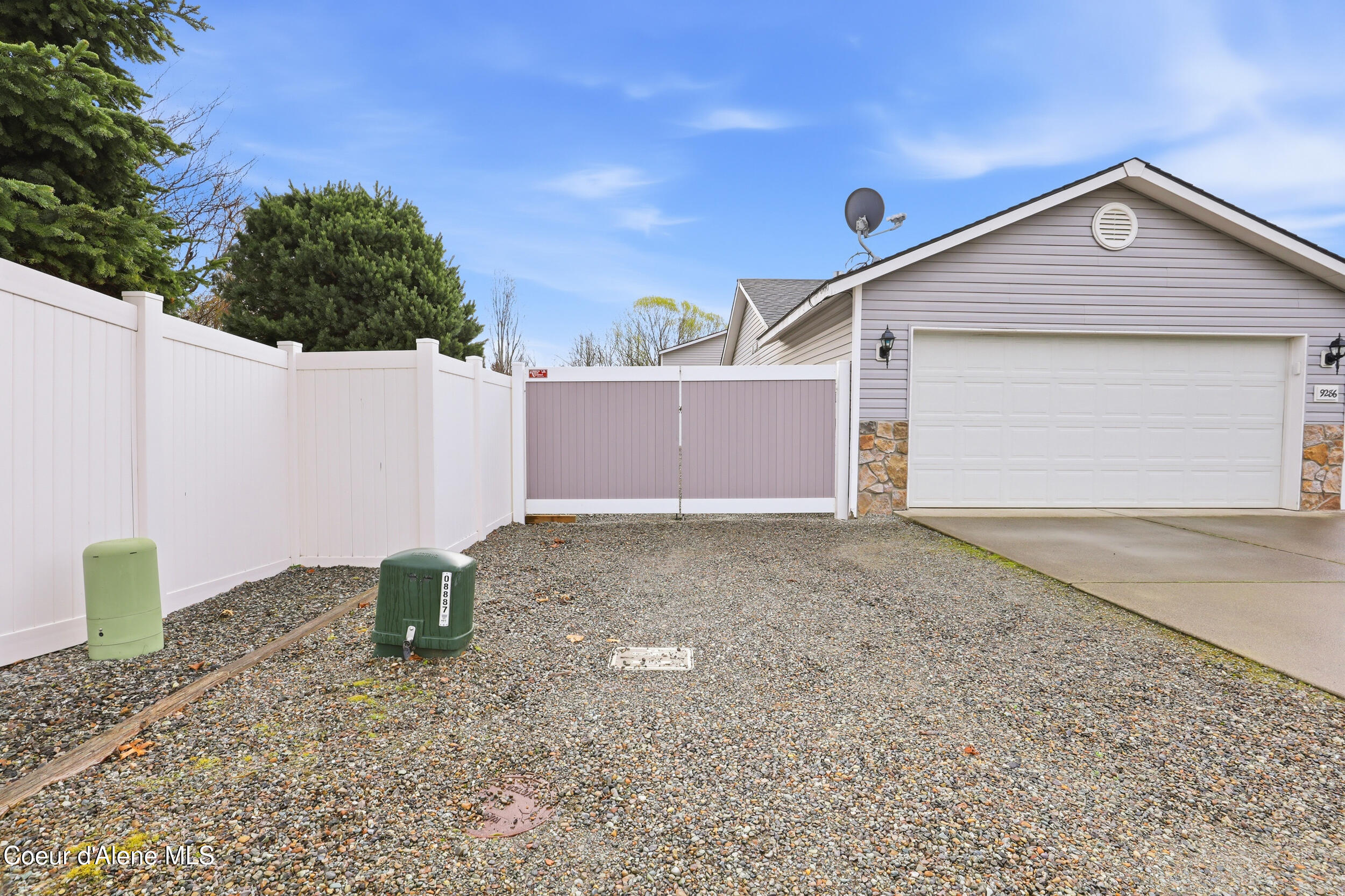 9286 N Great Hall DR