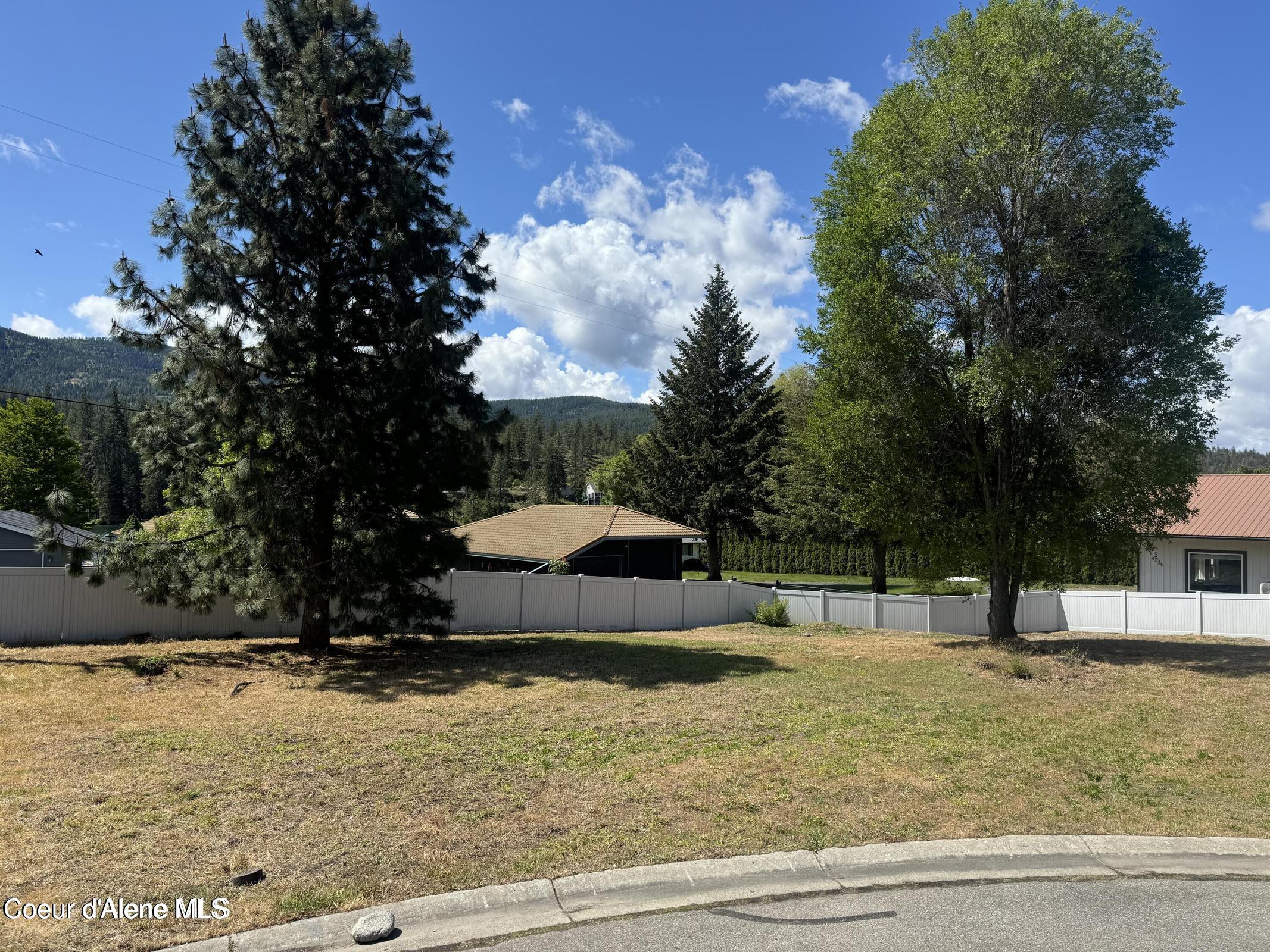 LT41 BLK1 S Stillwater Ct