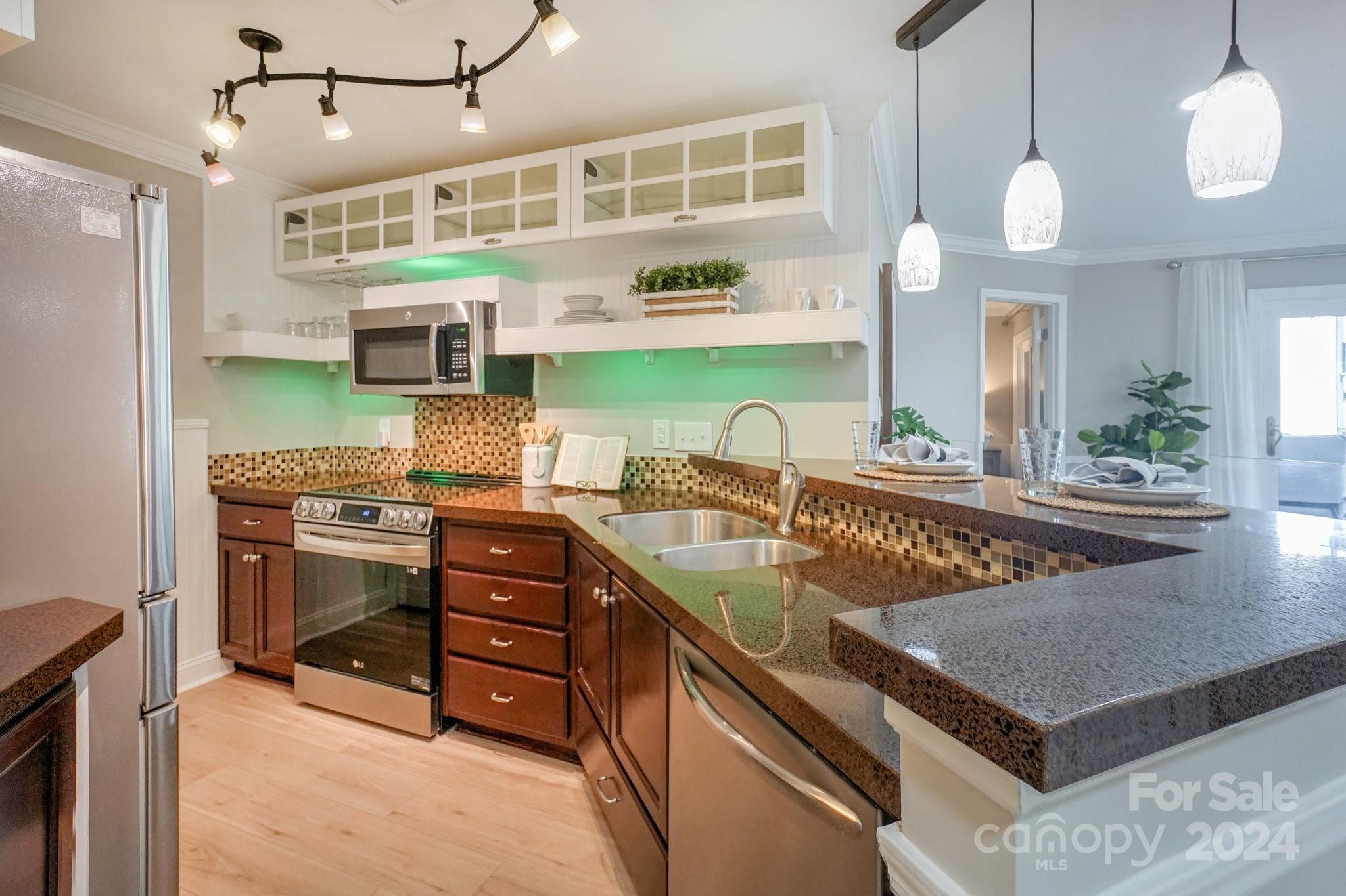 18837 Vineyard Point Lane