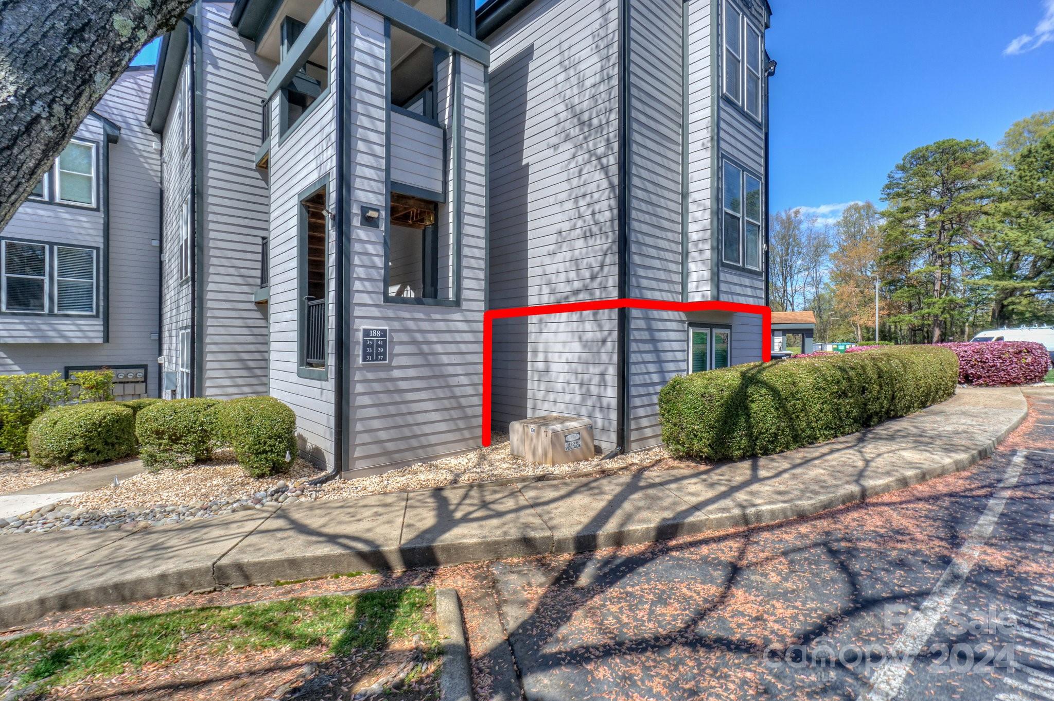 18837 Vineyard Point Lane