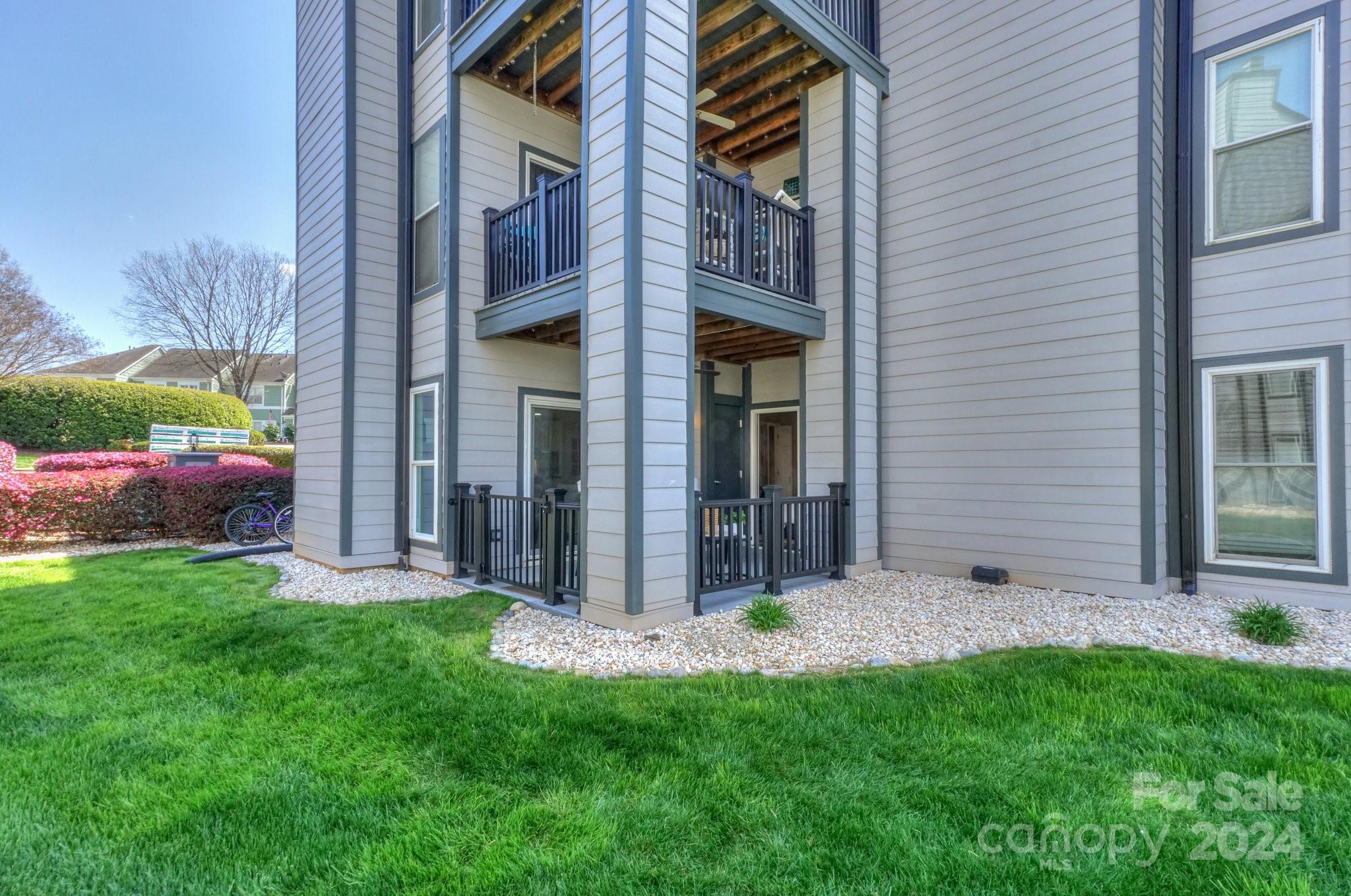 18837 Vineyard Point Lane