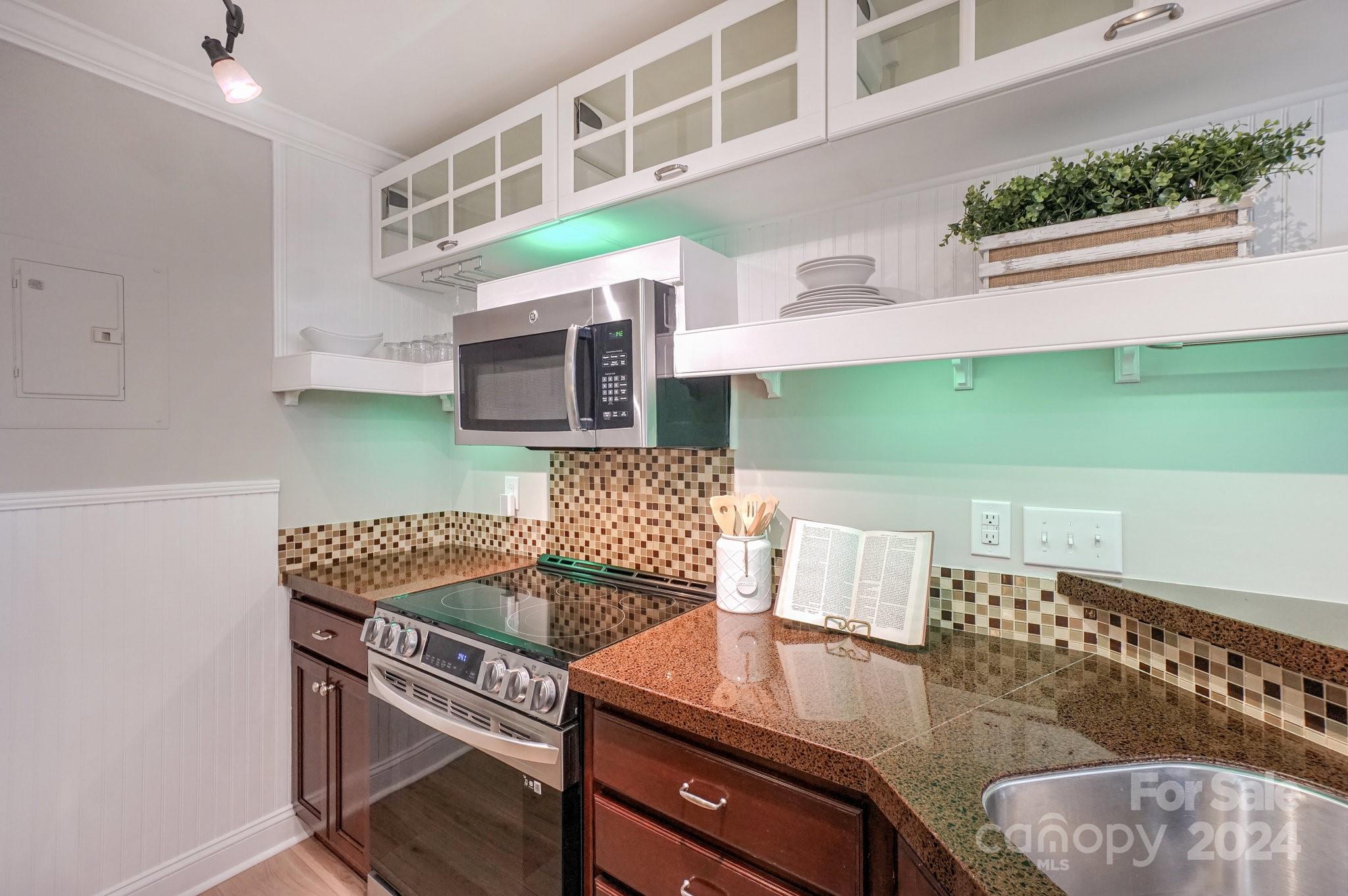 18837 Vineyard Point Lane