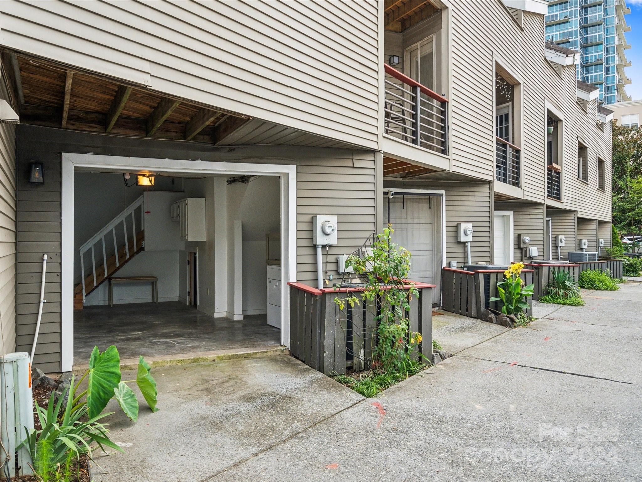 415 W 7th Street Unit: D