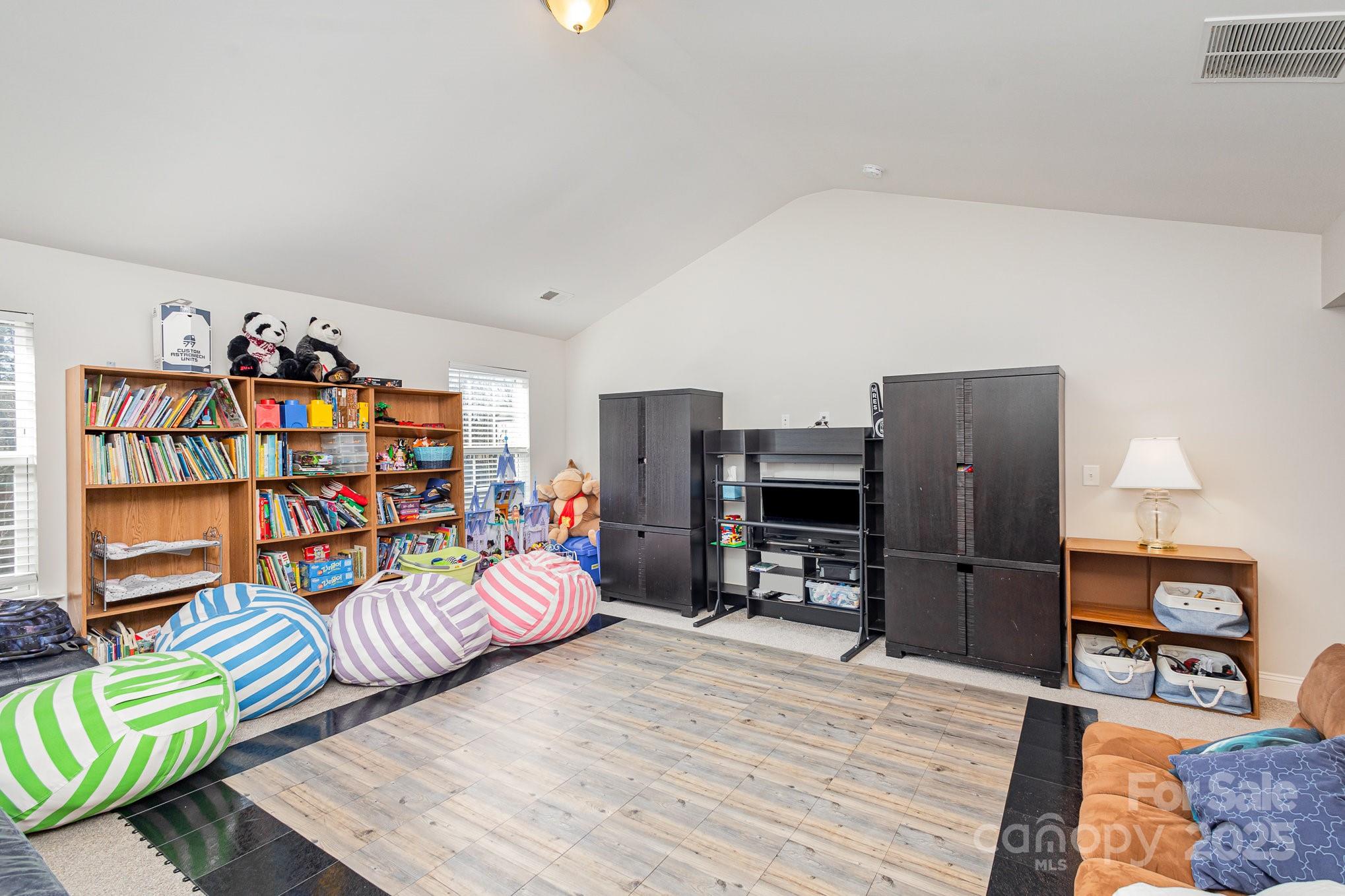 11618 Macallano Drive