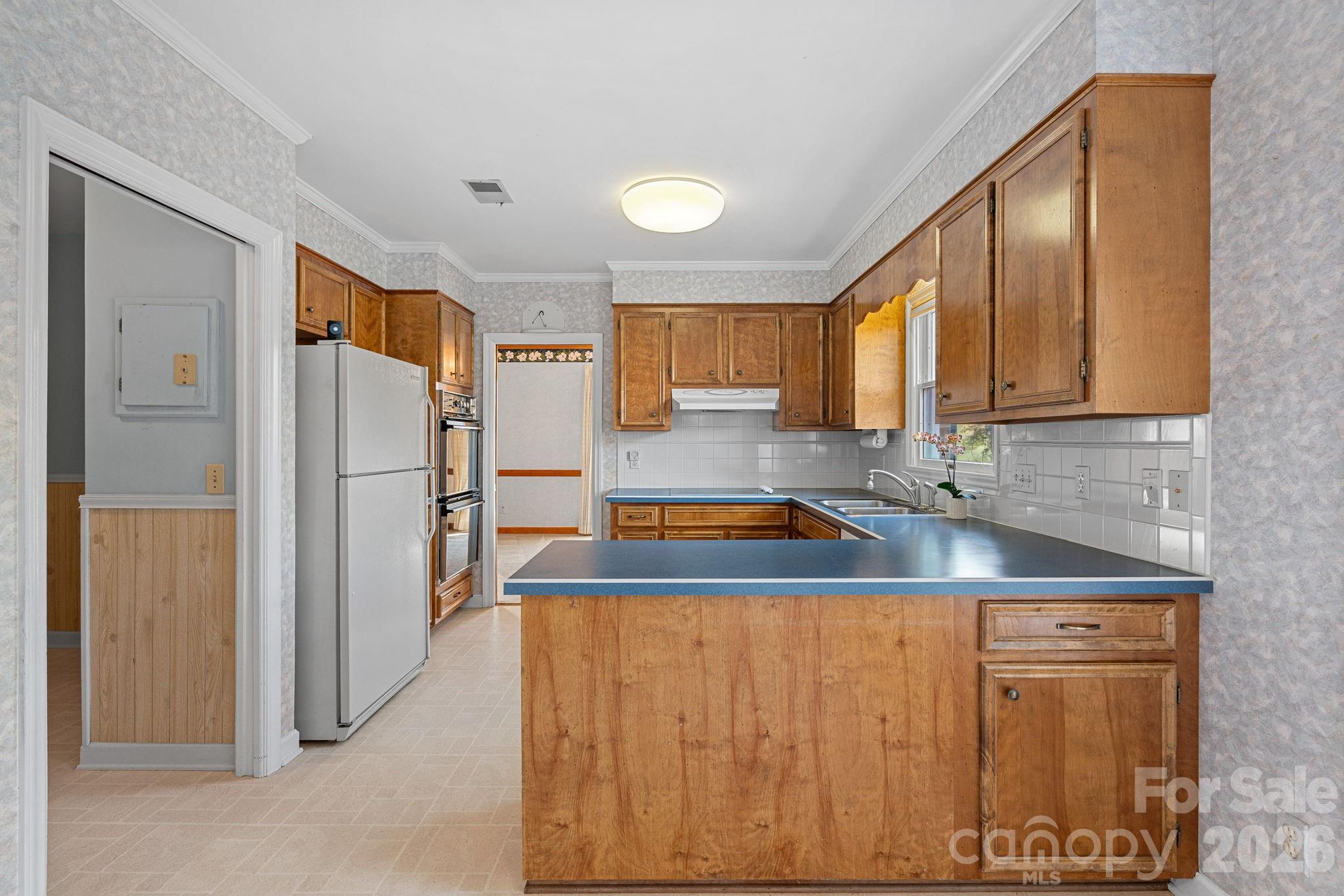 1001 Thistle Court