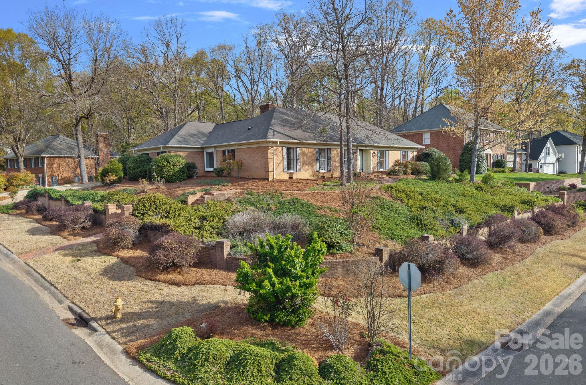 1001 Thistle Court
