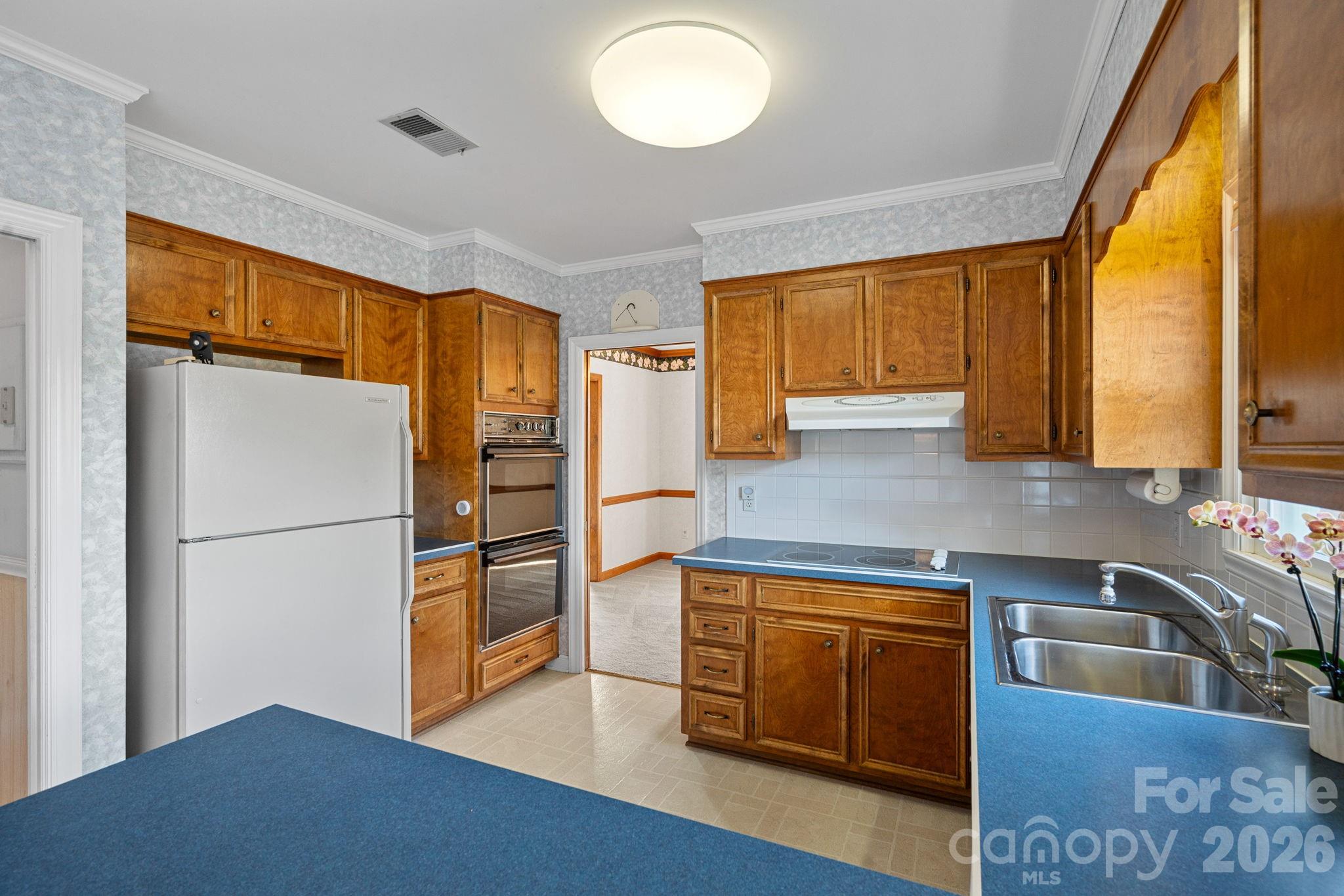 1001 Thistle Court