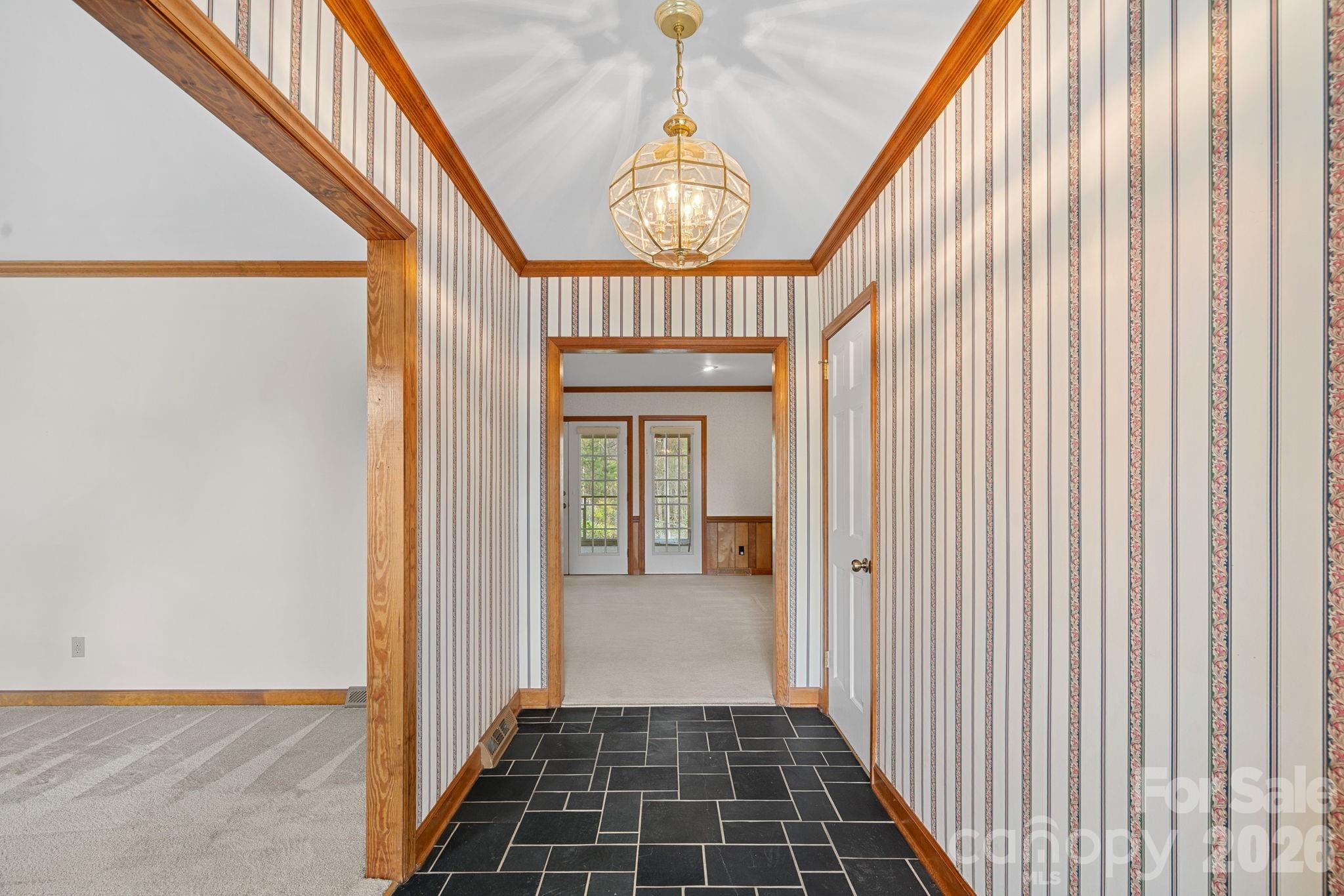 1001 Thistle Court