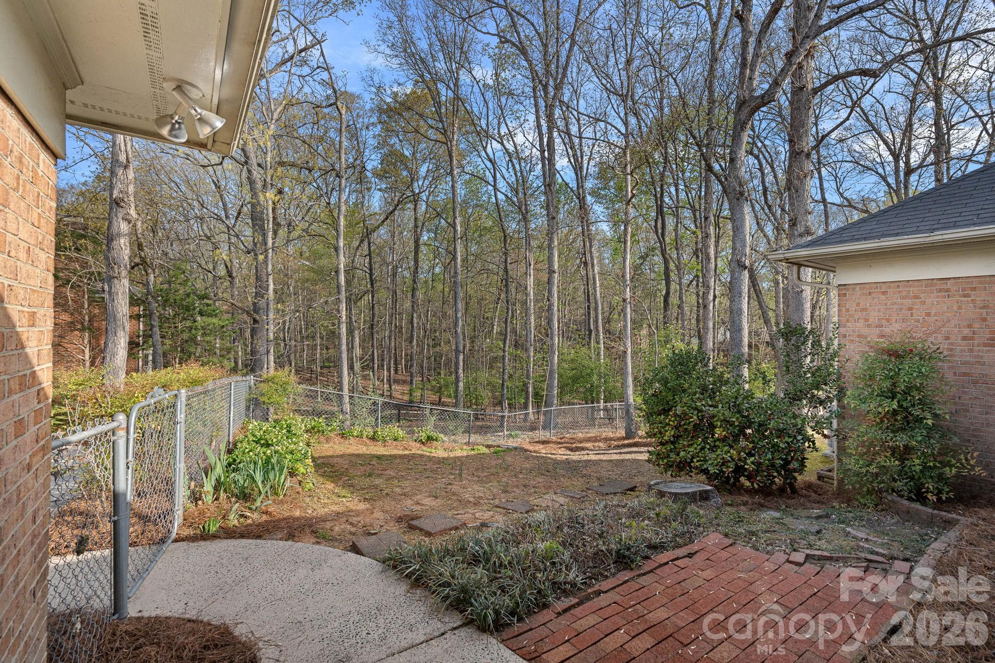 1001 Thistle Court