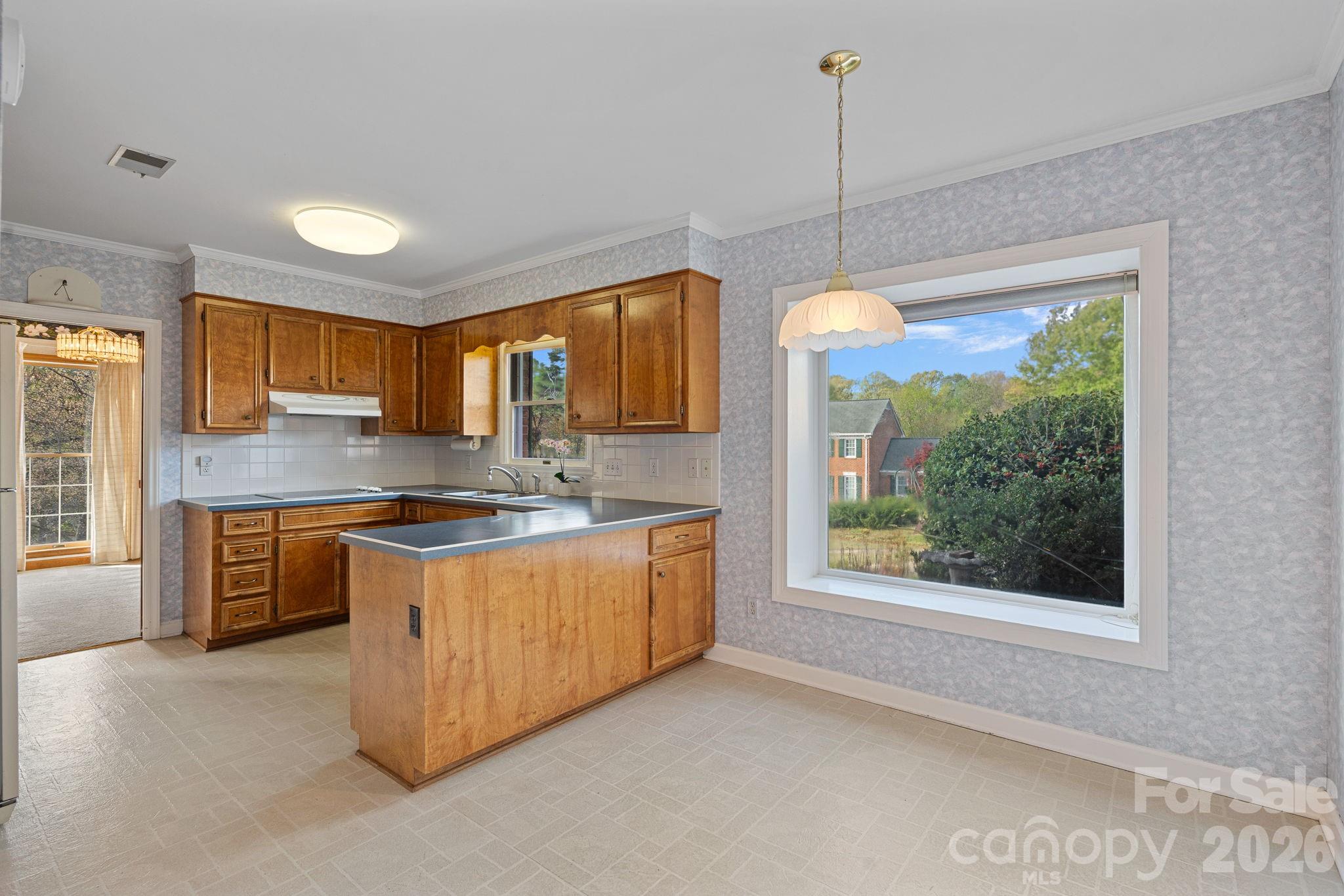 1001 Thistle Court