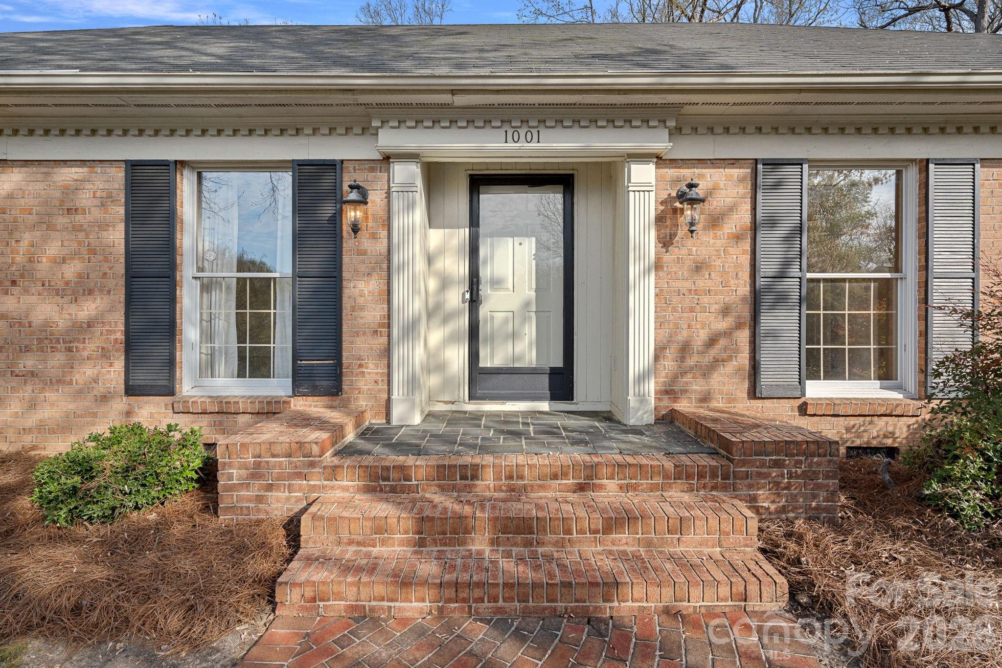 1001 Thistle Court