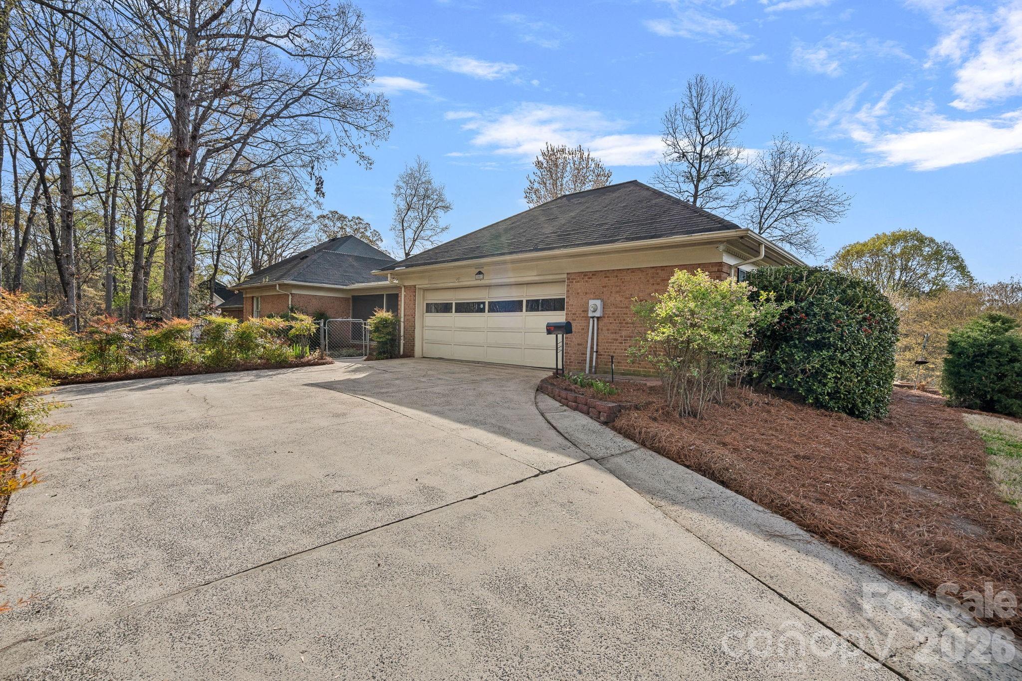 1001 Thistle Court